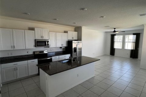 Townhouse in Wesley Chapel, Florida 3 bedrooms, 167.87 sq.m. № 2103032 - photo 2