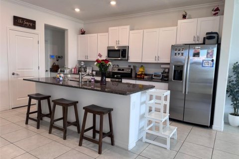 Townhouse in Wesley Chapel, Florida 3 bedrooms, 167.87 sq.m. № 2103032 - photo 6