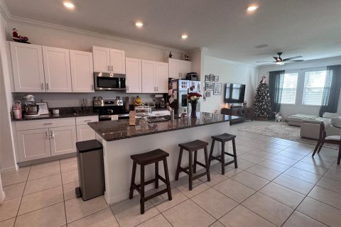 Townhouse in Wesley Chapel, Florida 3 bedrooms, 167.87 sq.m. № 2103032 - photo 3