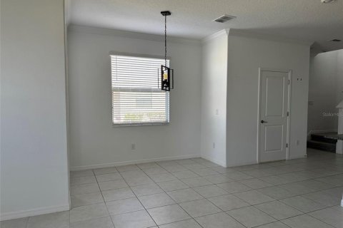 Townhouse in Wesley Chapel, Florida 3 bedrooms, 167.87 sq.m. № 2103032 - photo 11