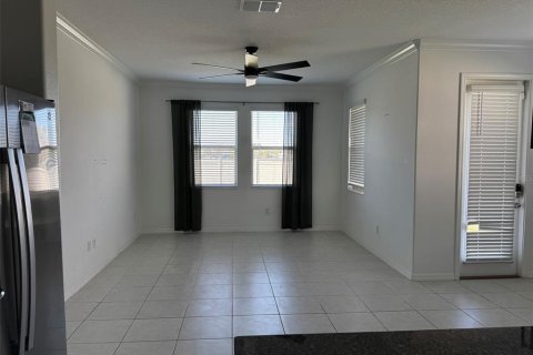 Townhouse in Wesley Chapel, Florida 3 bedrooms, 167.87 sq.m. № 2103032 - photo 16