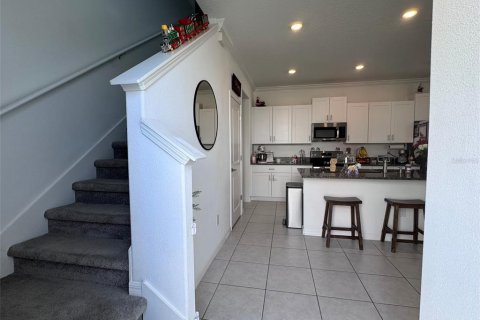 Townhouse in Wesley Chapel, Florida 3 bedrooms, 167.87 sq.m. № 2103032 - photo 19