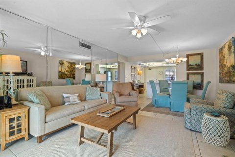 Condominio en alquiler en New Smyrna Beach, Florida, 2 dormitorios, 97.08 m2 № 1564435 - foto 5