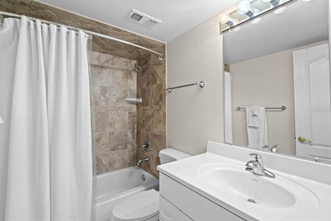 Condominio en alquiler en New Smyrna Beach, Florida, 2 dormitorios, 97.08 m2 № 1564435 - foto 17