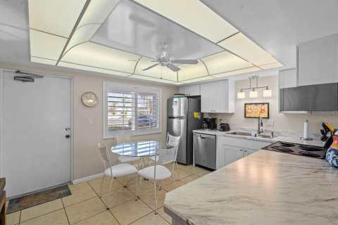 Condominio en alquiler en New Smyrna Beach, Florida, 2 dormitorios, 97.08 m2 № 1564435 - foto 7