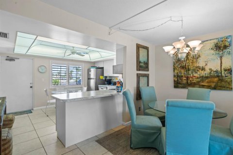 Condominio en alquiler en New Smyrna Beach, Florida, 2 dormitorios, 97.08 m2 № 1564435 - foto 12