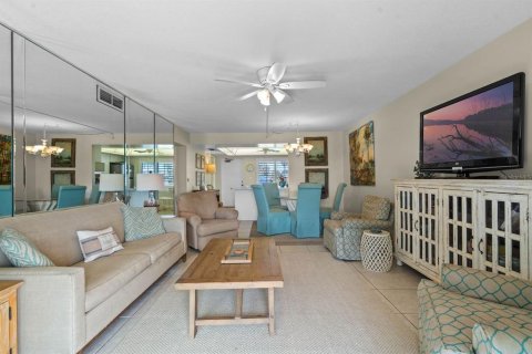Condominio en alquiler en New Smyrna Beach, Florida, 2 dormitorios, 97.08 m2 № 1564435 - foto 3