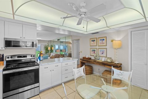 Condominio en alquiler en New Smyrna Beach, Florida, 2 dormitorios, 97.08 m2 № 1564435 - foto 10