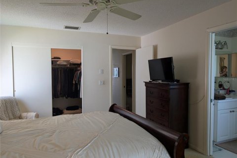 House in Pinellas Park, Florida 2 bedrooms, 164.99 sq.m. № 1873930 - photo 21