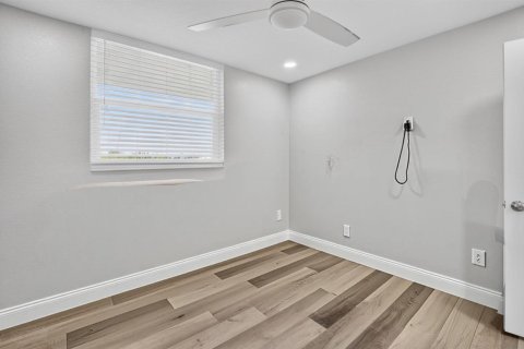 Condo in Boynton Beach, Florida, 2 bedrooms  № 2262973 - photo 29