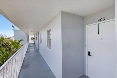 Condo in Boynton Beach, Florida, 2 bedrooms  № 2262973 - photo 30