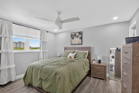Condo in Boynton Beach, Florida, 2 bedrooms  № 2262973 - photo 17