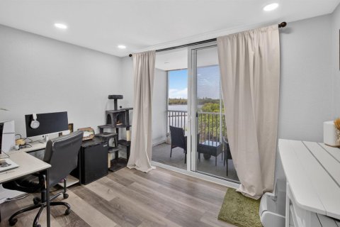 Condo in Boynton Beach, Florida, 2 bedrooms  № 2262973 - photo 16