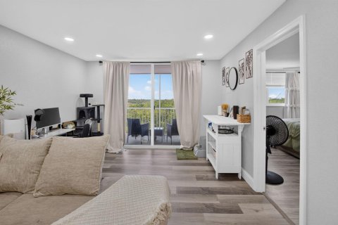 Condo in Boynton Beach, Florida, 2 bedrooms  № 2262973 - photo 11