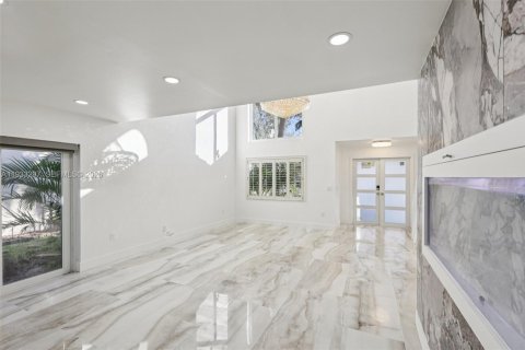 Casa en venta en Plantation, Florida, 4 dormitorios, 216.83 m2 № 2000350 - foto 13