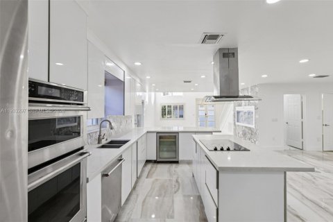 Casa en venta en Plantation, Florida, 4 dormitorios, 216.83 m2 № 2000350 - foto 19