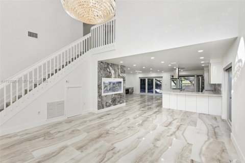 Casa en venta en Plantation, Florida, 4 dormitorios, 216.83 m2 № 2000350 - foto 10