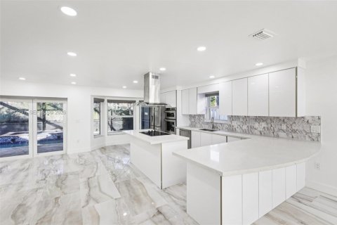 Casa en venta en Plantation, Florida, 4 dormitorios, 216.83 m2 № 2000350 - foto 17