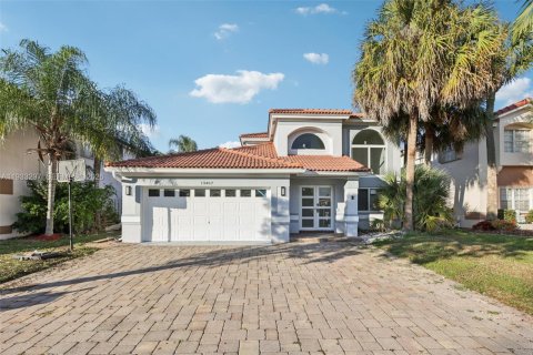 Casa en Plantation, Florida 4 dormitorios, 216.83 m2 № 2000350