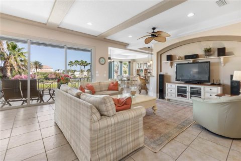 House in Palm Coast, Florida 4 bedrooms, 336.86 sq.m. № 1918848 - photo 21