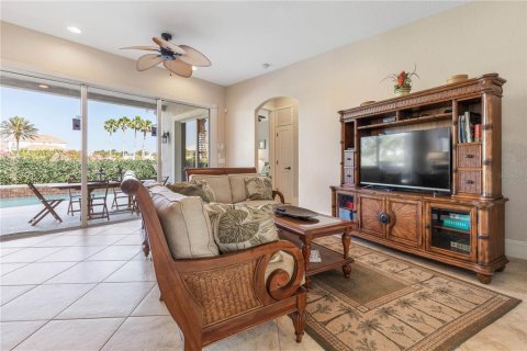 House in Palm Coast, Florida 4 bedrooms, 336.86 sq.m. № 1918848 - photo 6