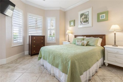 House in Palm Coast, Florida 4 bedrooms, 336.86 sq.m. № 1918848 - photo 9