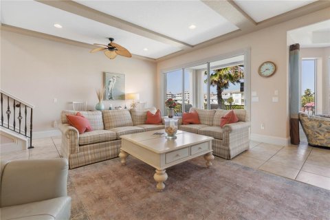 House in Palm Coast, Florida 4 bedrooms, 336.86 sq.m. № 1918848 - photo 22