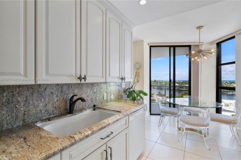 Condominio en venta en Aventura, Florida, 2 dormitorios, 144.93 m2 № 1920450 - foto 17