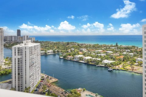 Condominio en venta en Aventura, Florida, 2 dormitorios, 144.93 m2 № 1920450 - foto 2