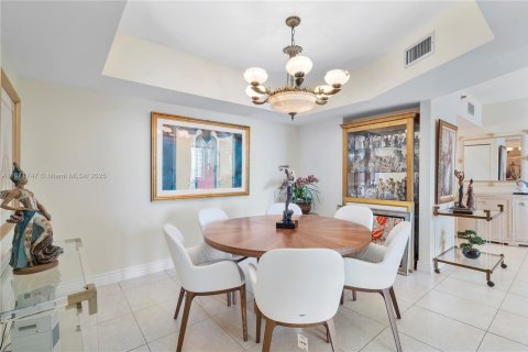 Condominio en venta en Aventura, Florida, 2 dormitorios, 144.93 m2 № 1920450 - foto 13