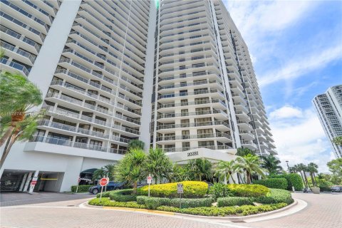 Condominio en venta en Aventura, Florida, 2 dormitorios, 144.93 m2 № 1920450 - foto 5
