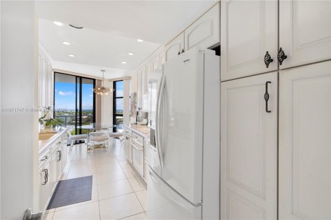 Condominio en venta en Aventura, Florida, 2 dormitorios, 144.93 m2 № 1920450 - foto 16