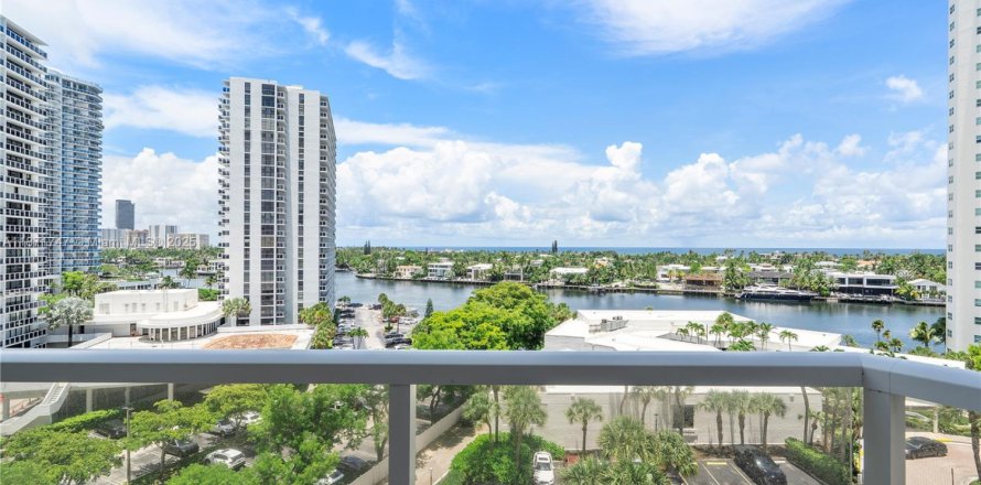 Condominio en Aventura, Florida, 2 dormitorios  № 1920450