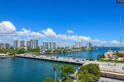 Condominio en venta en North Bay Village, Florida, 2 dormitorios, 106.74 m2 № 2033006 - foto 8