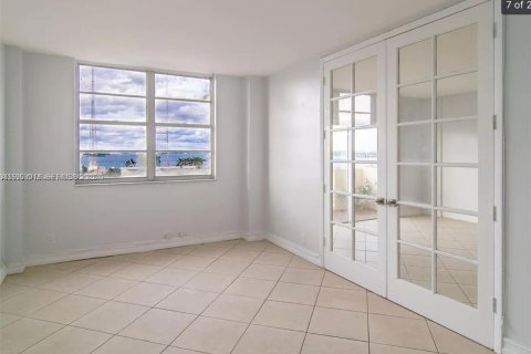 Condominio en venta en North Bay Village, Florida, 2 dormitorios, 106.74 m2 № 2033006 - foto 9