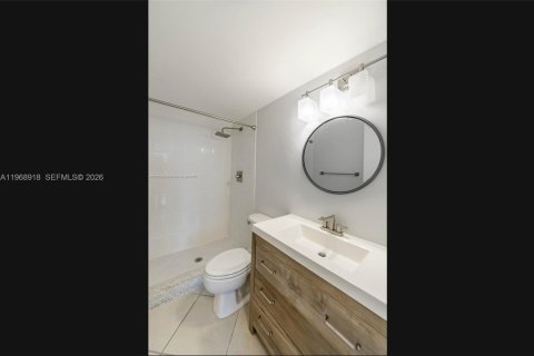 Condominio en venta en North Bay Village, Florida, 2 dormitorios, 106.74 m2 № 2033006 - foto 15