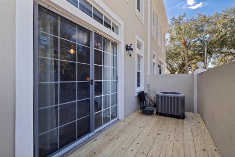 Touwnhouse à vendre à Tampa, Floride: 2 chambres, 97.92 m2 № 2419635 - photo 13
