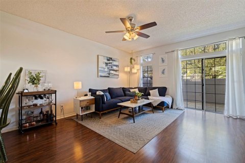 Touwnhouse à vendre à Tampa, Floride: 2 chambres, 97.92 m2 № 2419635 - photo 10