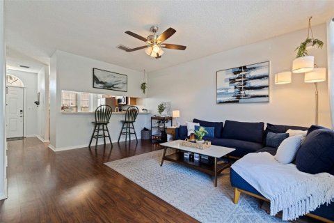 Touwnhouse à vendre à Tampa, Floride: 2 chambres, 97.92 m2 № 2419635 - photo 3