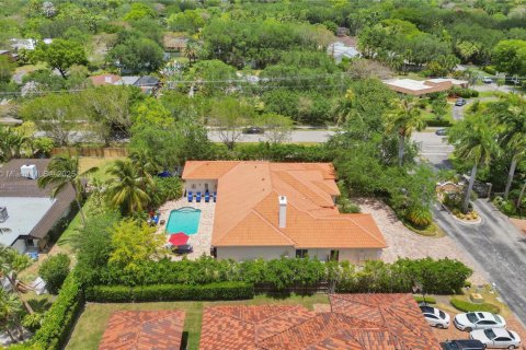 Купить виллу или дом в Пальметто-Бей, Флорида 5 спален, 368.17м2, № 1933845 - фото 2