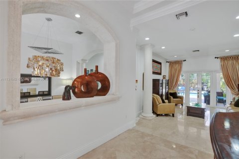 Купить виллу или дом в Пальметто-Бей, Флорида 5 спален, 368.17м2, № 1933845 - фото 9
