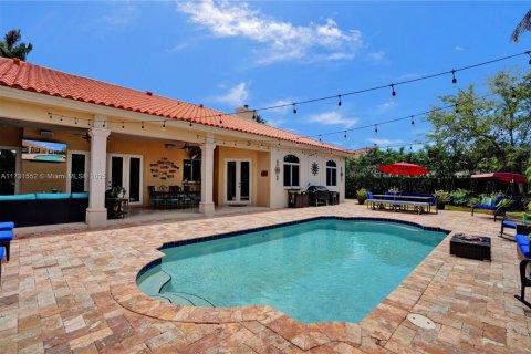 Купить виллу или дом в Пальметто-Бей, Флорида 5 спален, 368.17м2, № 1933845 - фото 16