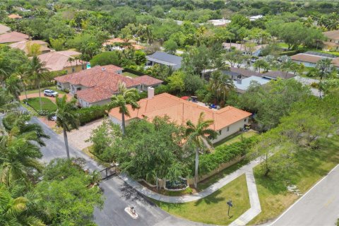 Купить виллу или дом в Пальметто-Бей, Флорида 5 спален, 368.17м2, № 1933845 - фото 11
