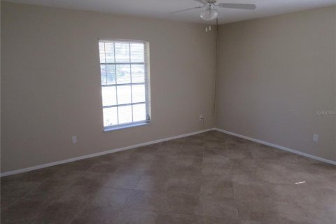 House in Port Charlotte, Florida 3 bedrooms, 168.15 sq.m. № 2237171 - photo 6