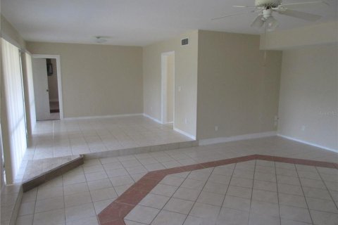 House in Port Charlotte, Florida 3 bedrooms, 168.15 sq.m. № 2237171 - photo 4