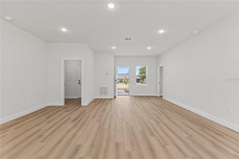 Casa en venta en Ocala, Florida, 4 dormitorios, 173.26 m2 № 1905646 - foto 9