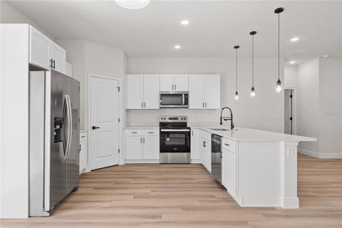 Casa en venta en Ocala, Florida, 4 dormitorios, 173.26 m2 № 1905646 - foto 3