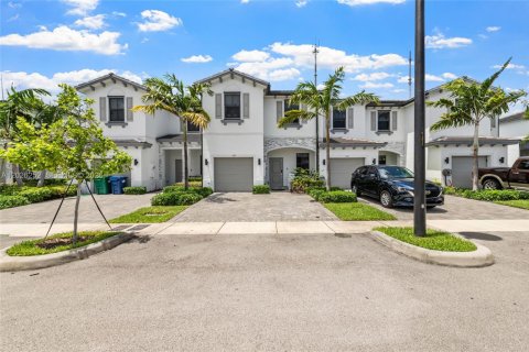 Touwnhouse à vendre à Miami Gardens, Floride: 4 chambres, 164.72 m2 № 2084816 - photo 6