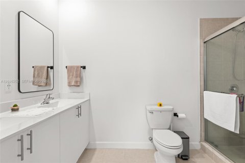 Touwnhouse à vendre à Miami Gardens, Floride: 4 chambres, 164.72 m2 № 2084816 - photo 26