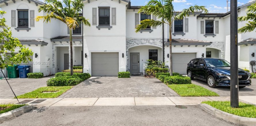 Touwnhouse à Miami Gardens, Floride 4 chambres, 164.72 m2 № 2084816